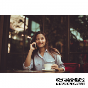 2025在美国拨打中国电话的5种方式介绍及收费对比（充值方式+使用方法）